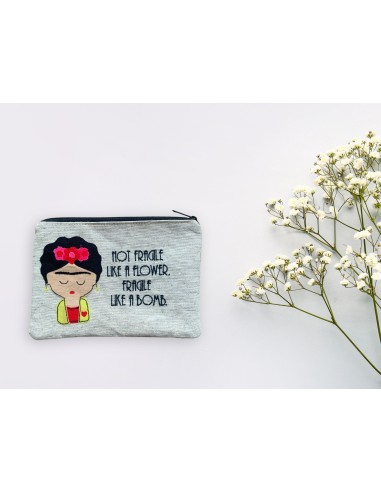 Pochette Frida Kahlo: not fragile like a flower, fragile like a bomb